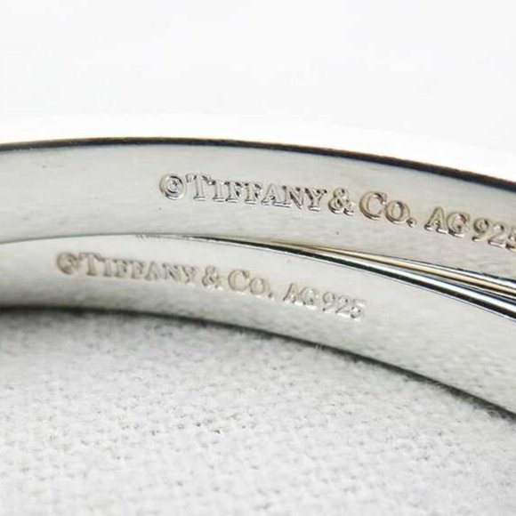 Tiffany 1837(R) Interlocking Circles Sterling Bangle - Picture 3 of 4